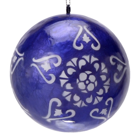 Blue the Magnificent Lacquered Hand-made Painted Capiz Christmas Ornament - Picture 1 of 2